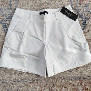 😎 Lafayette 148 New York white cotton shorts. Size 4. NWT.